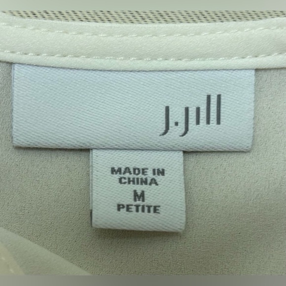 J. Jill Womens Ivory Tiered Pleated Ruffle Blouse Size Medium Petite - Picture 3 of 9